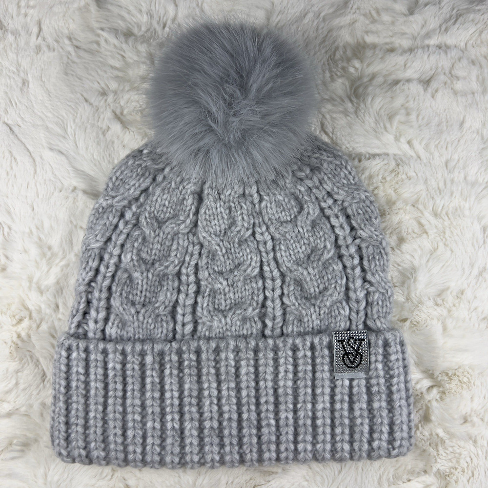 Victoria's Secret Beanie Hat Women's Pretty Gray‎ Cozy Cable-Knit Pom Pom NWT